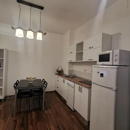 Apollonia Apartmán *